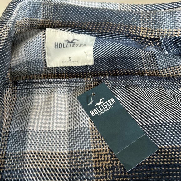 Hollister Twill  Blue Plaid Button-Up Shirt /Shacket - Picture 4 of 10